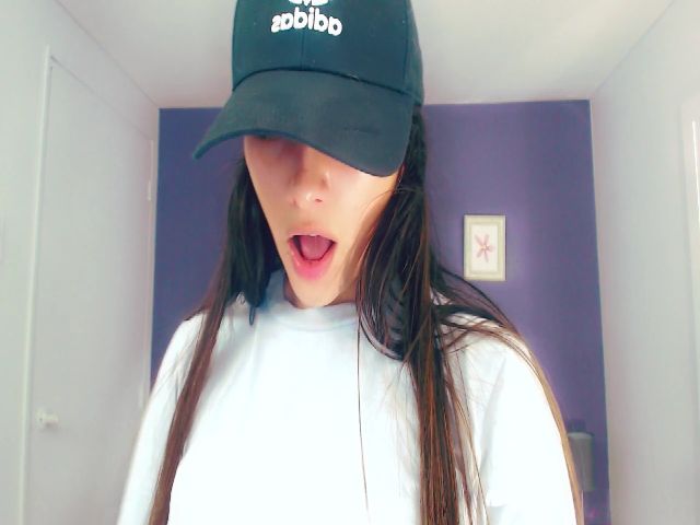 Live sex webcam photo for anniesclub #260371354