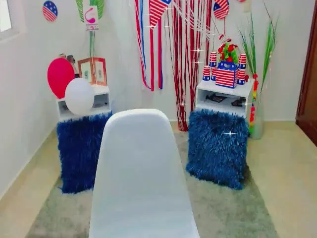 Live sex webcam photo for AmyxLee #252282766