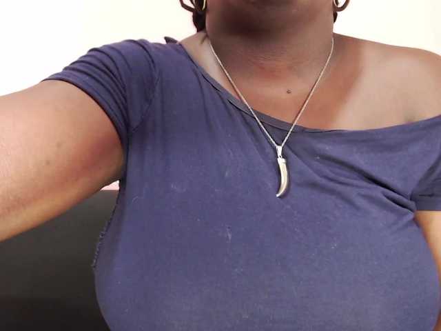 Live sex webcam photo for EbonySexxx #252590573