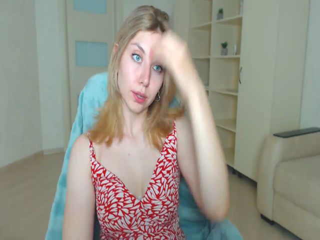 Live sex webcam photo for MollyDiamond1 #256409134