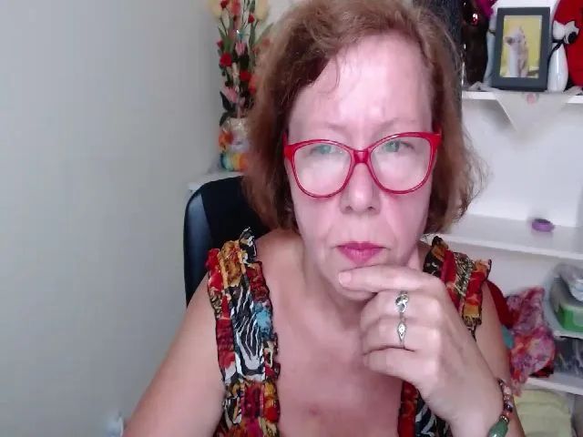 Live sex webcam photo for Adele_69 #264938280