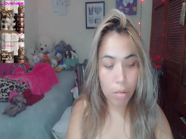 Live sex webcam photo for Meganhill_ #258379634