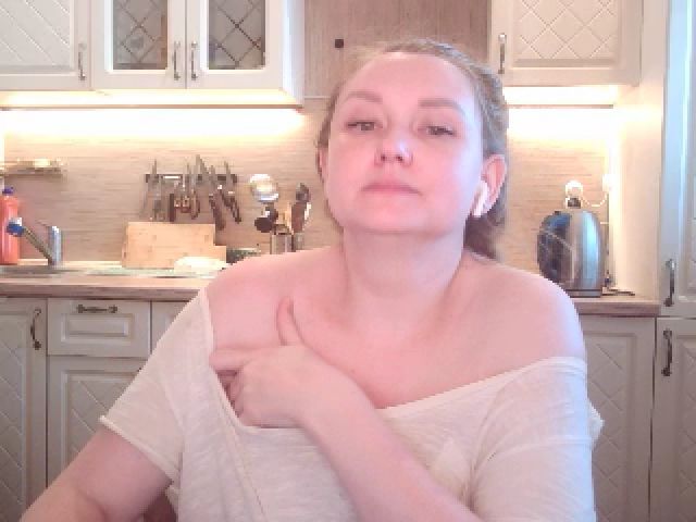 Live sex webcam photo for JaneGrey111 #252392265