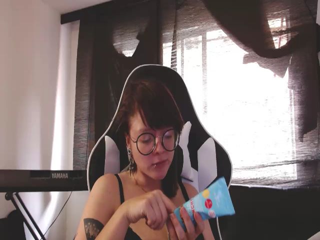 Live sex webcam photo for Arya_stark_ #265068279