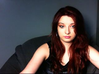 Live sex webcam photo for VirginLuna18 #251994494