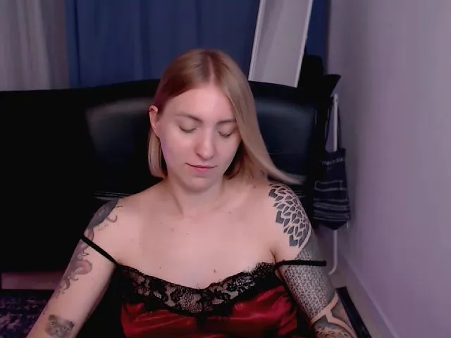 Live sex webcam photo for SammerHottie #253372989