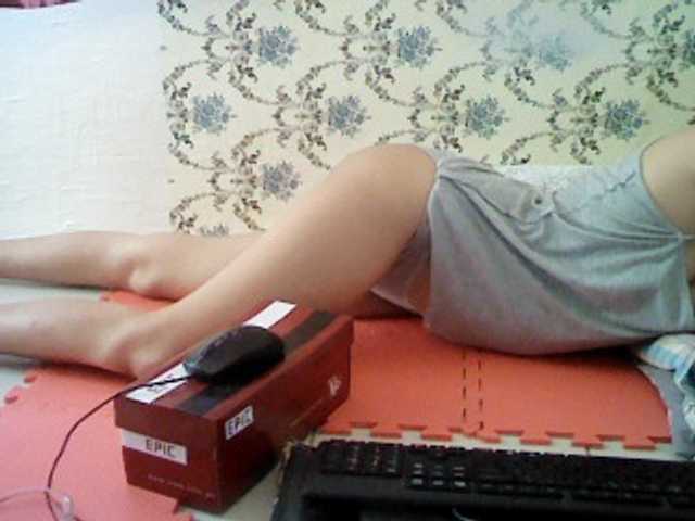 Live sex webcam photo for SexyRain22 #241334391