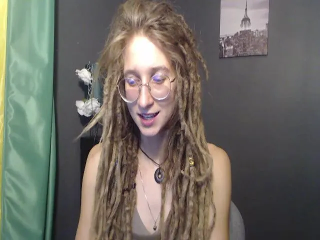 Live sex webcam photo for KINKYkeira #260094468