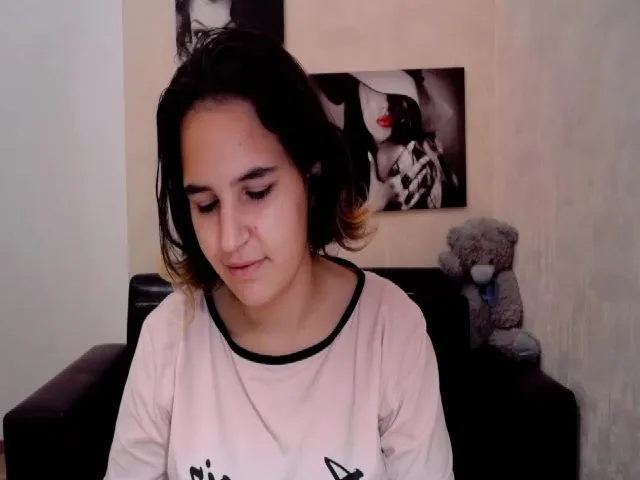 Live sex webcam photo for Erin_Holmes #256841159