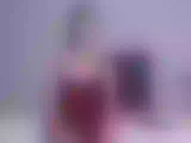 Live sex webcam photo for AliceMuller #287873297