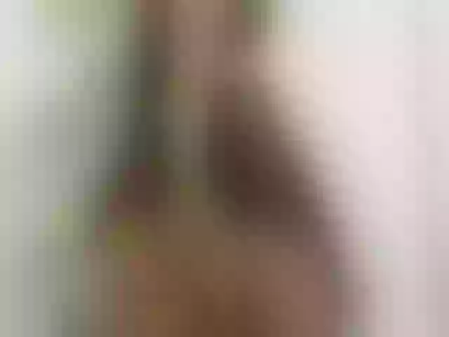 Live sex webcam photo for Sexyzoe_69 #254163380
