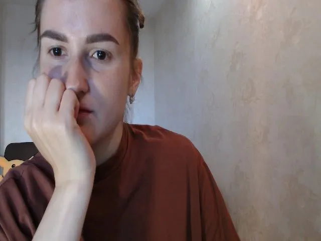 Live sex webcam photo for Pineapple_m #258674116