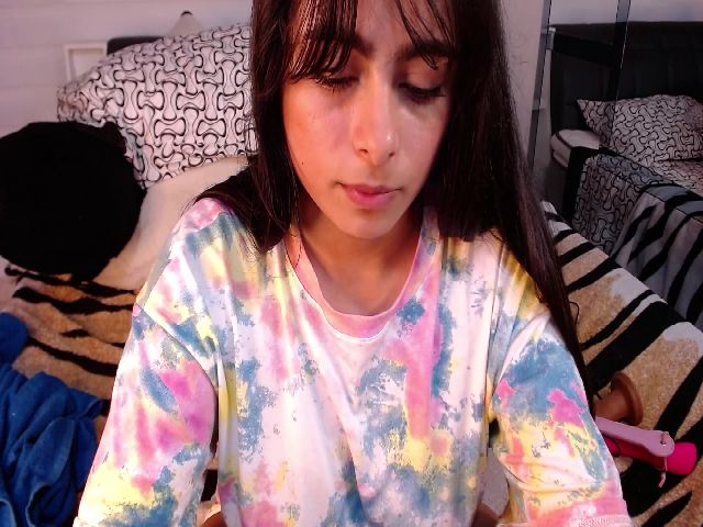 Live sex webcam photo for Evelyn_Evelyn #254873694