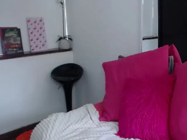 Live sex webcam photo for Moniquexxx #252854396