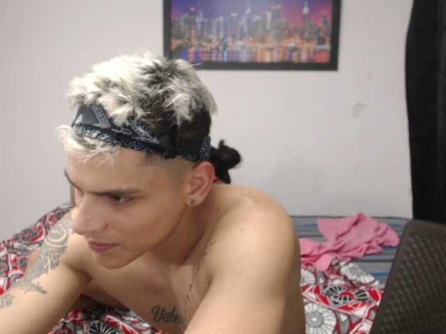 Live sex webcam photo for AngelAnMonicA #244348301