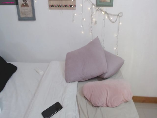 Live sex webcam photo for GiaElliot #255711423