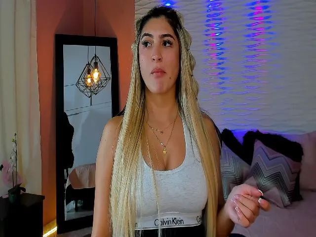 Live sex webcam photo for IsabelaBrown #254027648