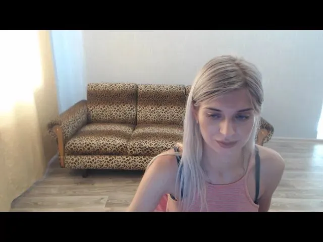 Live sex webcam photo for SexyBeatriice #258123502