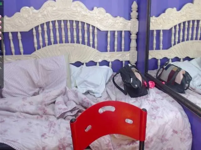 Live sex webcam photo for MilaDaviis #263393823