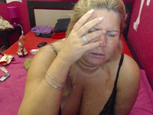 Live sex webcam photo for come2mom #241310272