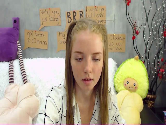 Live sex webcam photo for CaNaDaDi #262810226