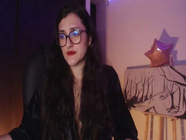 Live sex webcam photo for Miah_Peach #254741536