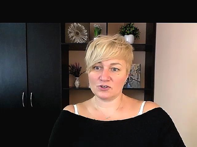 Live sex webcam photo for KailyMey #264324878