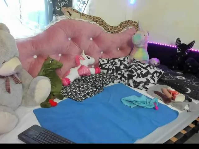 Live sex webcam photo for lolipurple1 #255709317
