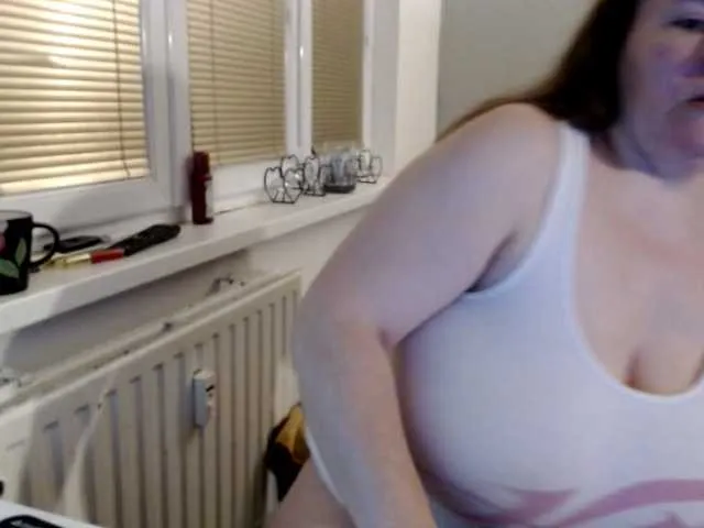 Live sex webcam photo for Bessy123 #241194723