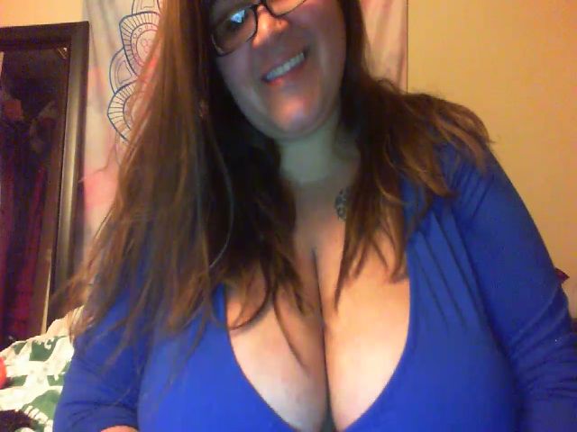 Live sex webcam photo for Kurvybbw4 #262952867