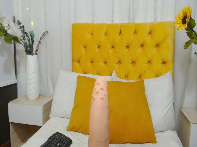 Live sex webcam photo for Ailin_8 #254564790