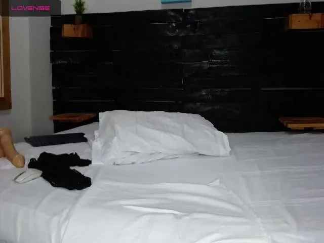 Live sex webcam photo for vick_harris #260753266
