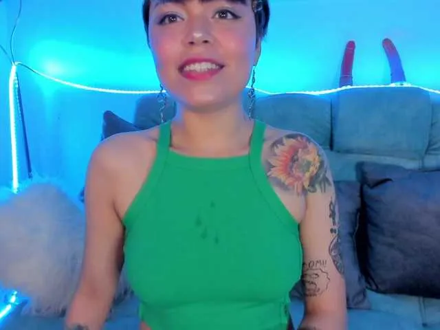 Live sex webcam photo for reiven-brown #264747833