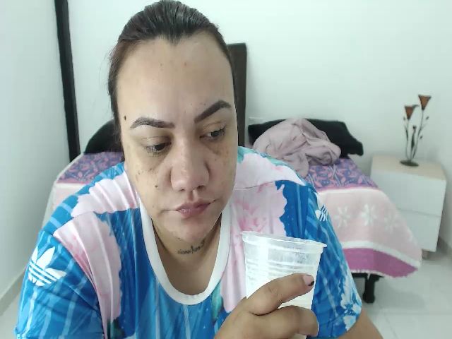 Live sex webcam photo for KimmyStone #265531462