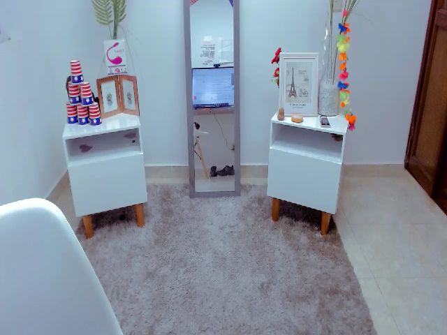 Live sex webcam photo for AmyxLee #260289285