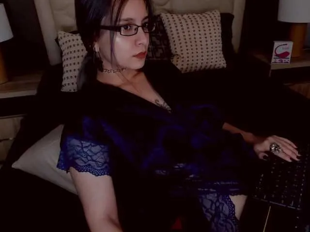 Live sex webcam photo for LilithMystic #260309249