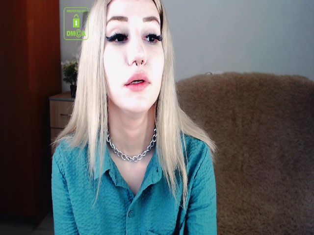 Live sex webcam photo for Alison_Moonli #253946415