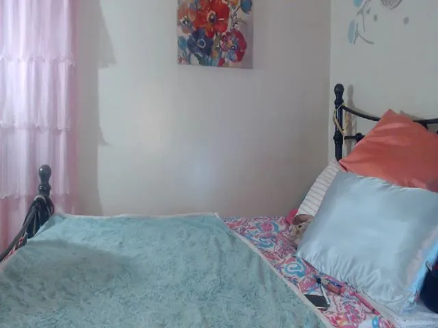 Live sex webcam photo for GiovanniD1 #254342337