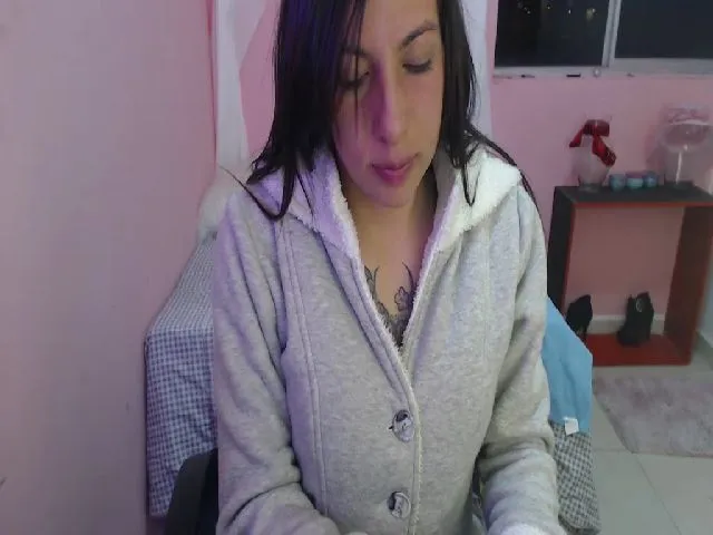 Live sex webcam photo for Lissjensen #254033418