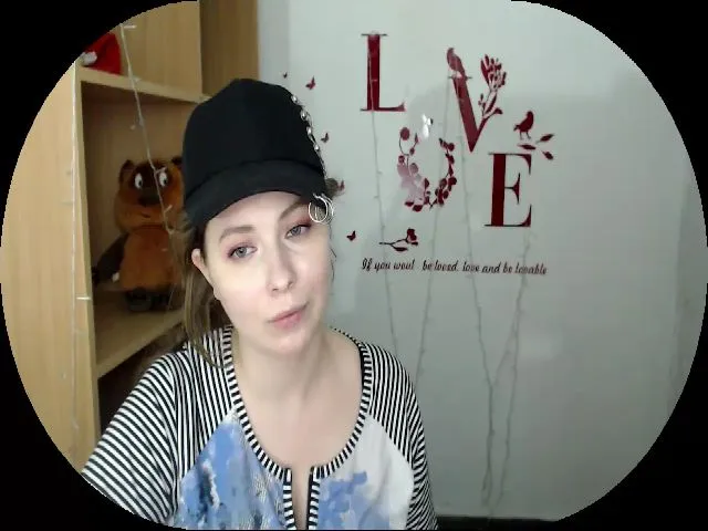 Live sex webcam photo for MollyMey #253228882