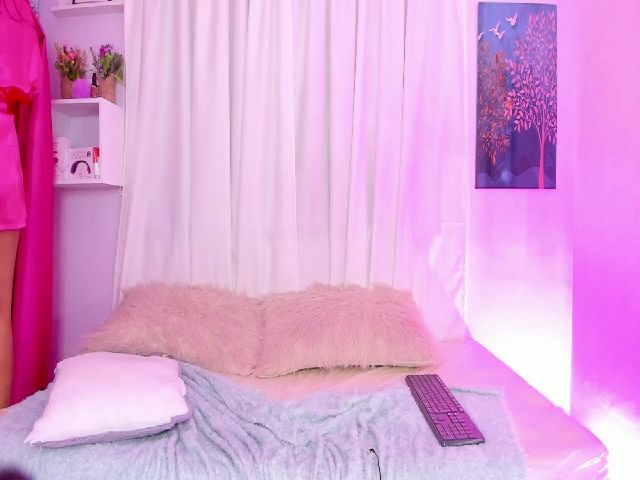 Live sex webcam photo for Meganmoore_ #260400823