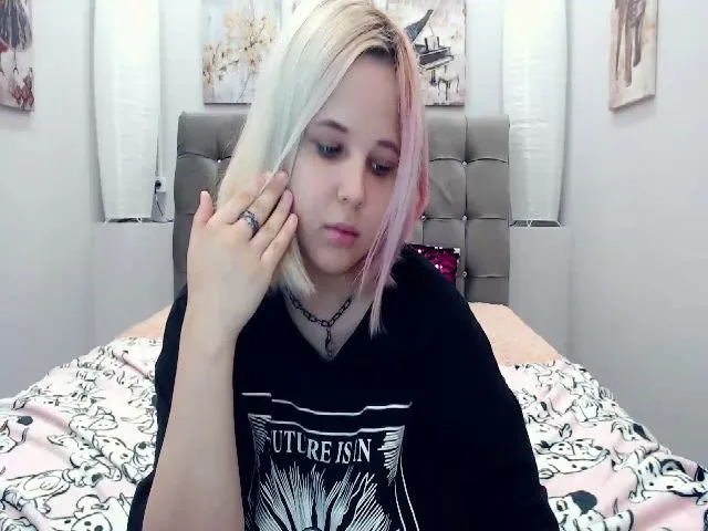 Live sex webcam photo for Helokit #255556342