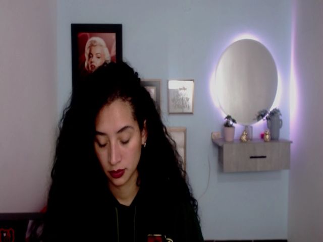 Live sex webcam photo for Jade_lee88 #254688372