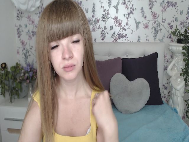 Live sex webcam photo for Ssexy_Kitty #252780358