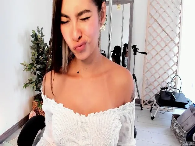 Live sex webcam photo for Ramonarios #264366775