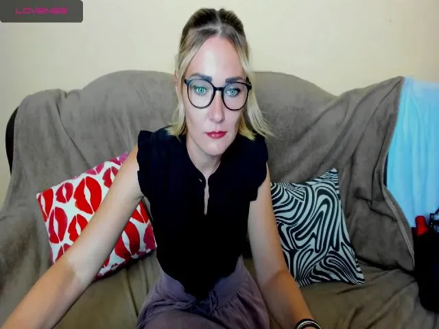 Live sex webcam photo for SecretDream #262006193