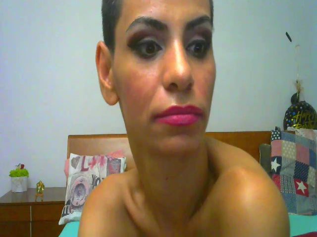 Live sex webcam photo for SONYABRUNETTE #255739896