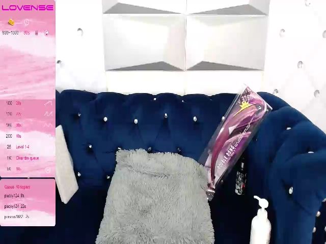 Live sex webcam photo for Slutty_Milf_ #255622179