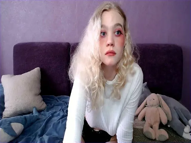 Live sex webcam photo for Unicorntears_ #252406976