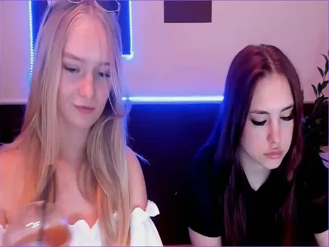 Live sex webcam photo for BeautiAmber #258501872